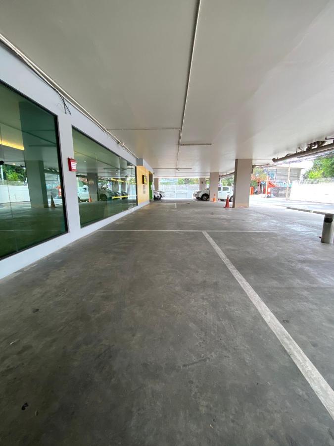 Ck2 Hotel Bangkok Exterior photo