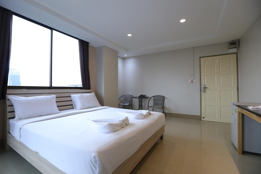 Ck2 Hotel Bangkok Exterior photo