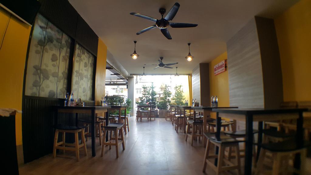 Ck2 Hotel Bangkok Exterior photo