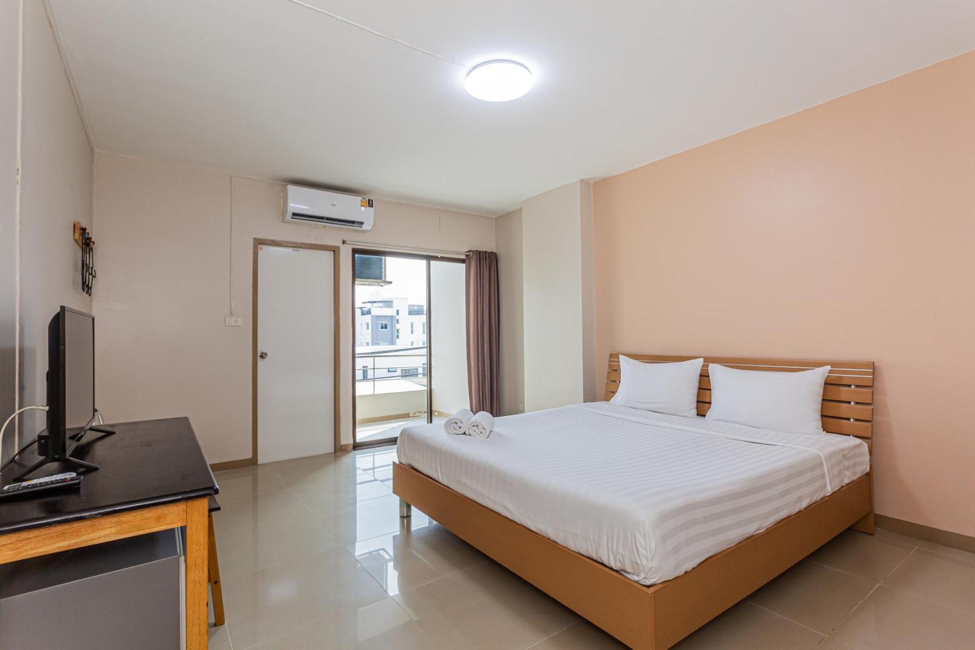 Ck2 Hotel Bangkok Exterior photo